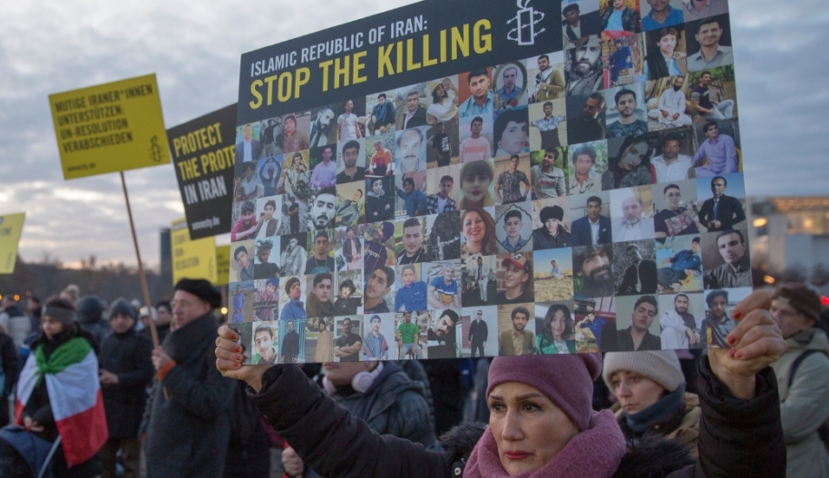 Amnesty International Germany organized a solidarity rally for the protesters in Iran in front of the German Reichstag on 23th November 2022.